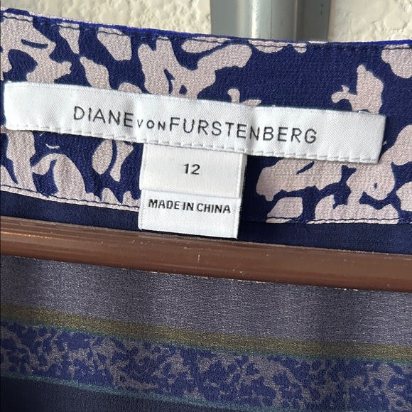 Diane Von Furstenberg Ruby Silk Shift Dress size 12 floral and stripe - Picture 3 of 9